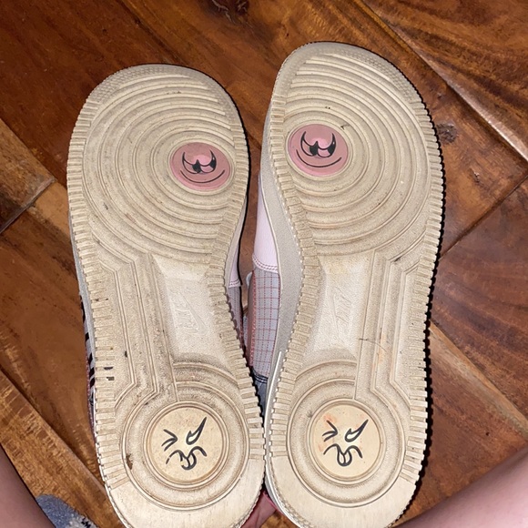 Air Force 1 - Picture 6 of 9